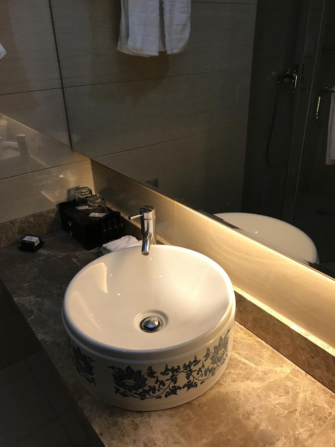 לאסה Huayu Paradise International Hotel מראה חיצוני תמונה
