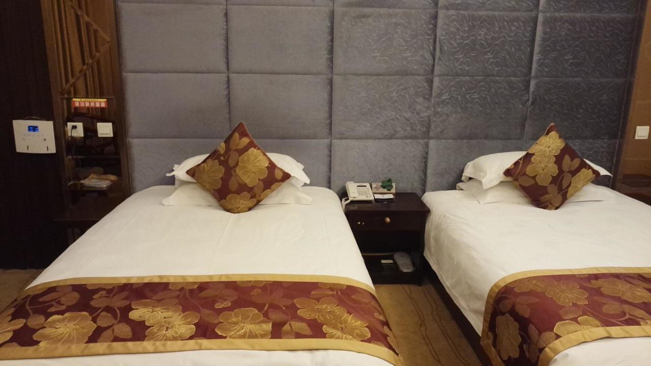 לאסה Huayu Paradise International Hotel מראה חיצוני תמונה